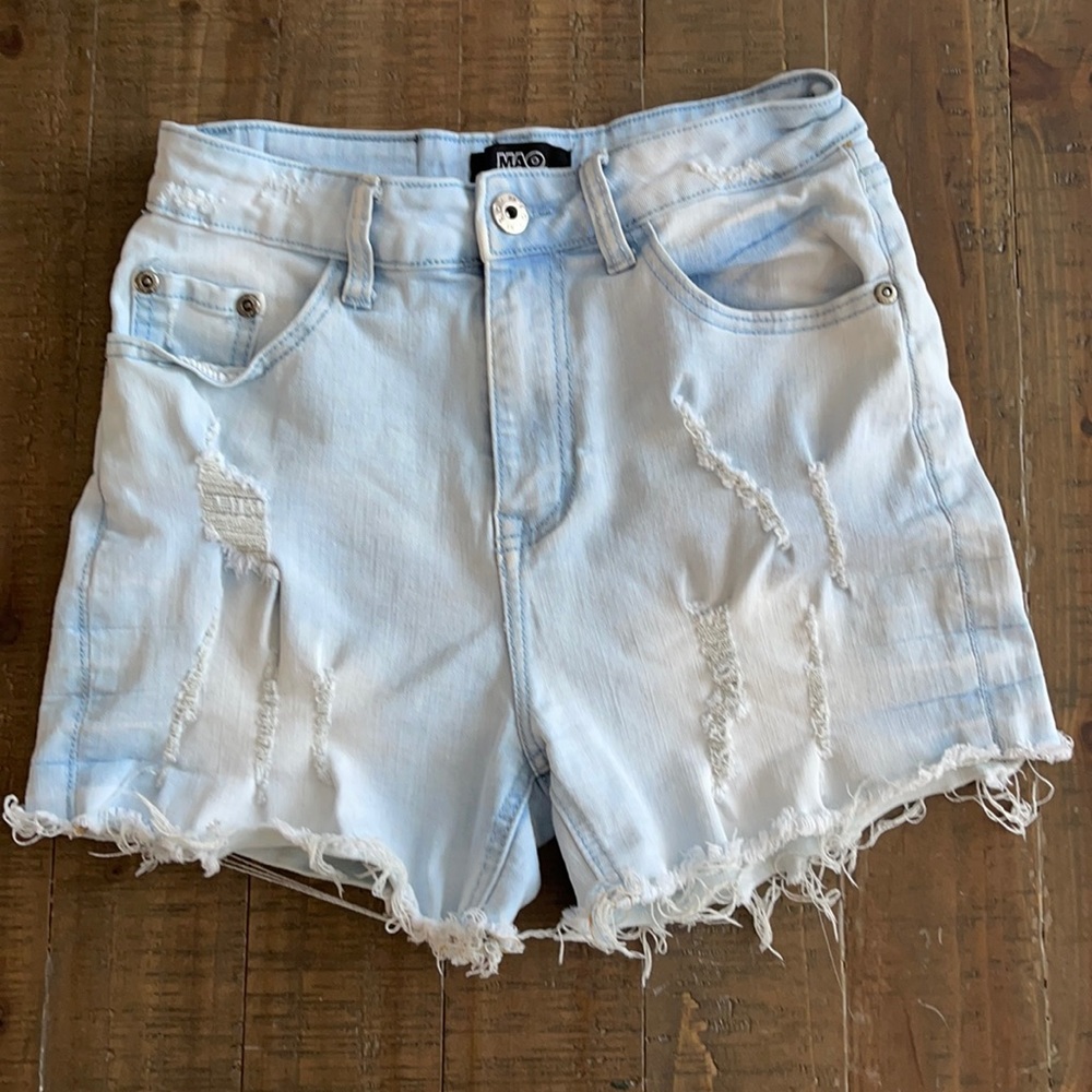 MAO stretch short jeans.